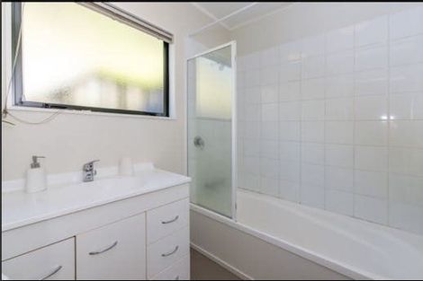 Photo of property in 31 Nalanda Crescent, Broadmeadows, Wellington, 6035