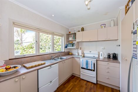 Photo of property in 62 Ocean View Road, Northcote, Auckland, 0627