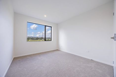 Photo of property in 18a Winfield Road, Kumeu, 0810
