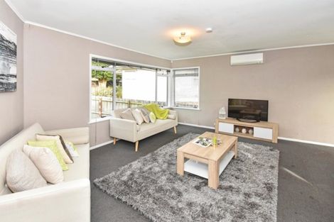 Photo of property in 3 Hobart Crescent, Wattle Downs, Auckland, 2103