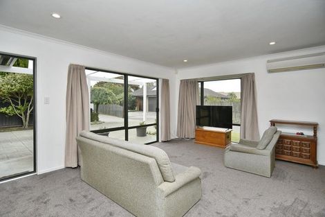 Photo of property in 10a Ronald George Place, Parklands, Christchurch, 8083