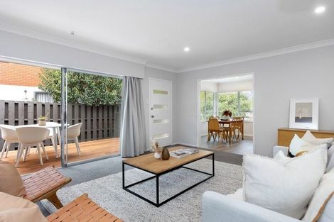 Photo of property in 3/3 Korau Road, Greenlane, Auckland, 1051