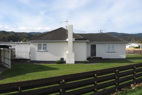 Photo of property in 14 Fitzherbert Road, Wainuiomata, Lower Hutt, 5014