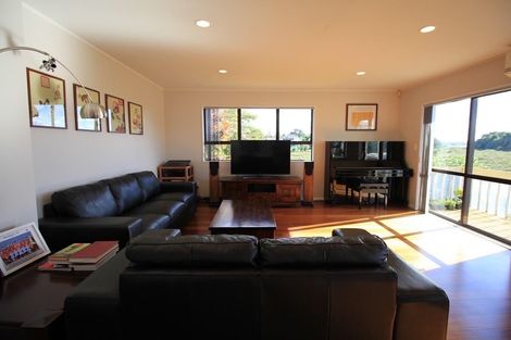 Photo of property in 1/52 Galloway Crescent, Farm Cove, Auckland, 2012