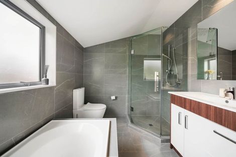 Photo of property in 4 Kearney Place, Massey, Auckland, 0614