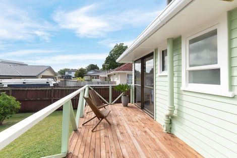 Photo of property in 23 Hereford Street, Te Atatu Peninsula, Auckland, 0610