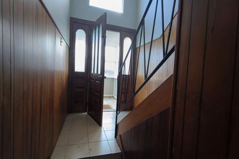 Photo of property in 327 Wairau Road, Totara Vale, Auckland, 0627