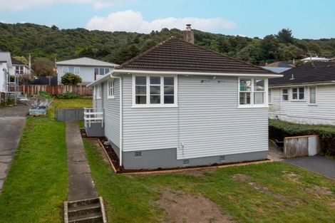 Photo of property in 35 Kotuku Street, Elsdon, Porirua, 5022