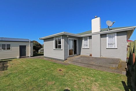 Photo of property in 33 Longfellow Road, Opunake, 4616