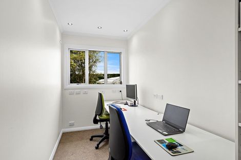 Photo of property in 53 Motu Road, Kumeu, 0891