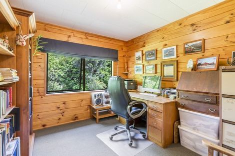 Photo of property in 1074 Peak Road, Helensville, 0875