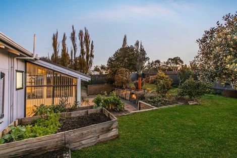 Photo of property in 258 Rangatira Road, Beach Haven, Auckland, 0626