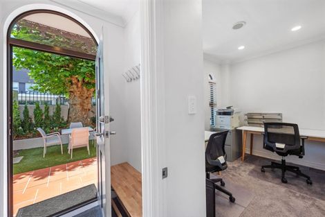 Photo of property in 9/177 Hurstmere Road, Takapuna, Auckland, 0622