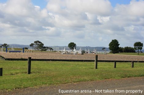 Photo of property in 7 Kaipara Lake Road, South Head, Helensville, 0874