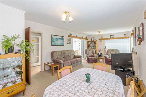 Photo of property in 62 Ocean View Road, Northcote, Auckland, 0627