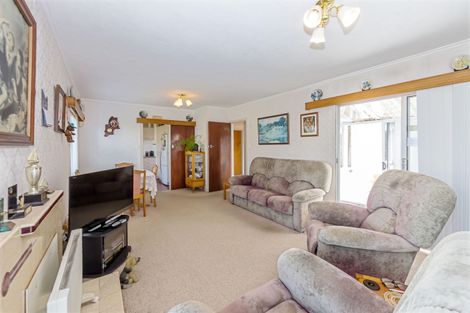 Photo of property in 62 Ocean View Road, Northcote, Auckland, 0627