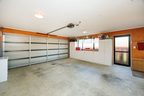 Photo of property in 43 Geneva Terrace, Kelvin Grove, Palmerston North, 4414