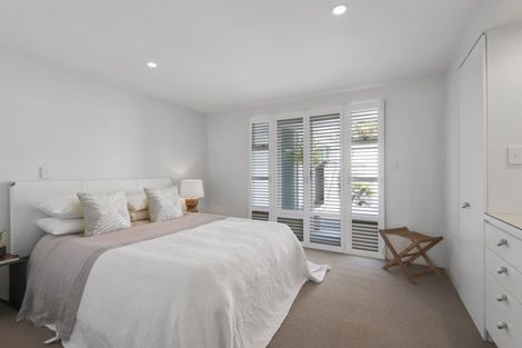 Photo of property in 135 Main Road, Redcliffs, Christchurch, 8081