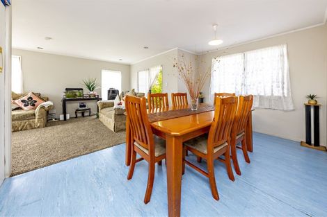 Photo of property in 2/11 Etherton Drive, Weymouth, Auckland, 2103