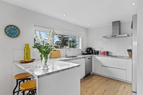 Photo of property in 2/252 Hibiscus Coast Highway, Orewa, 0931