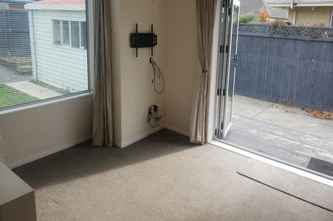 Photo of property in 2/97 Royal Park Drive, Parklands, Christchurch, 8083