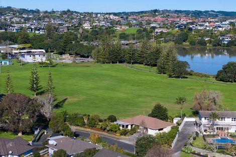 Photo of property in 2 Edgewater Grove, Orewa, 0931