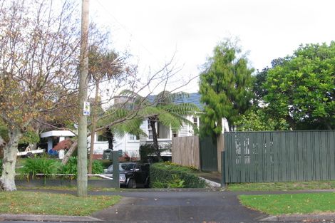 Photo of property in 2 Kohekohe Road, Waikanae, 5036