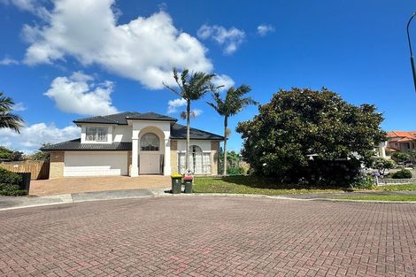 Photo of property in 9 Belsomet Place, Golflands, Auckland, 2013