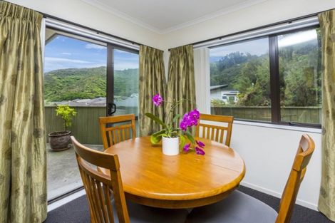 Photo of property in 40 King Charles Drive, Kingsley Heights, Upper Hutt, 5018