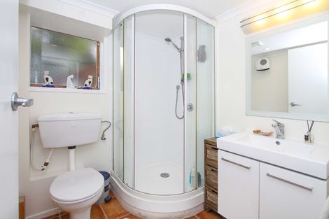 Photo of property in 28 Kauri Road, Birkenhead, Auckland, 0626