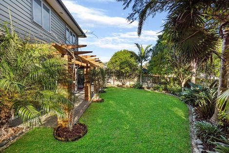 Photo of property in 28 Jelas Road, Red Beach, 0932