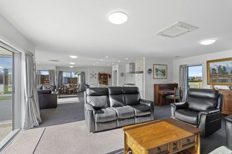 Photo of property in 11 Brampton Drive, West Melton, 7618