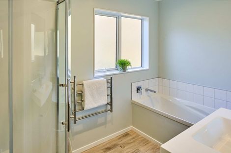 Photo of property in 28 Margaret Shields Avenue, Aotea, Porirua, 5024