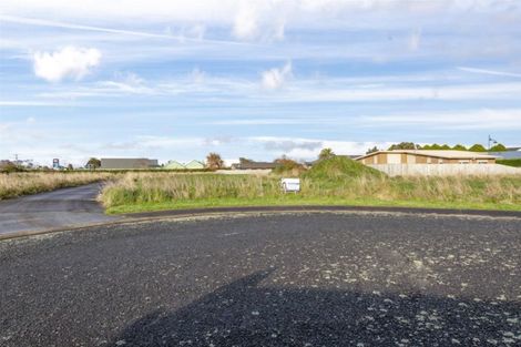 Photo of property in 2 Yulestar Place, Hawera, 4610