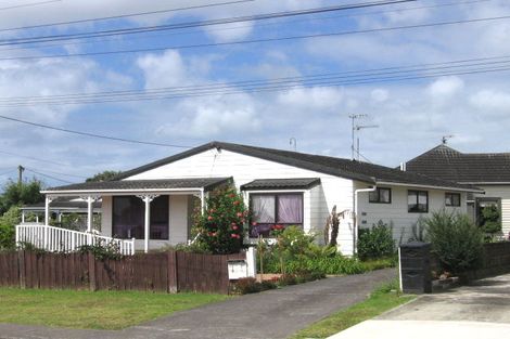 Photo of property in 1/5 Tramway Road, Beach Haven, Auckland, 0626