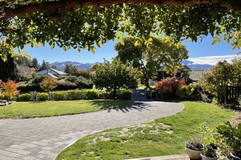 Photo of property in 21 Heuchan Lane, Wanaka, 9305