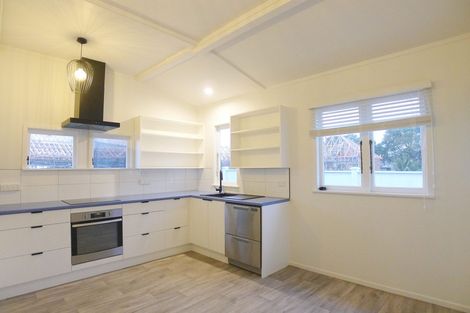 Photo of property in 47 View Road, Campbells Bay, Auckland, 0630