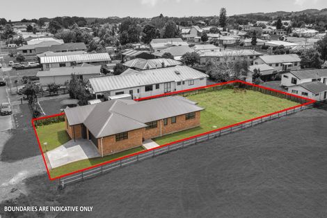 Photo of property in 17 Coolen Place, Tuakau, 2121