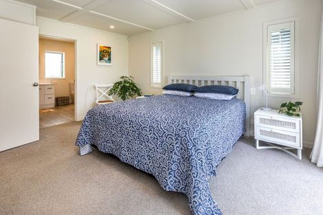 Photo of property in 107 Riverview Road, Whangamata, 3620