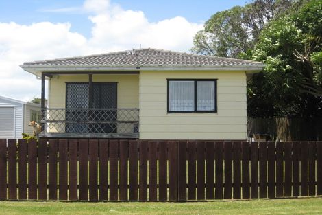 Photo of property in 18 Dungarvon Place, Clendon Park, Auckland, 2103