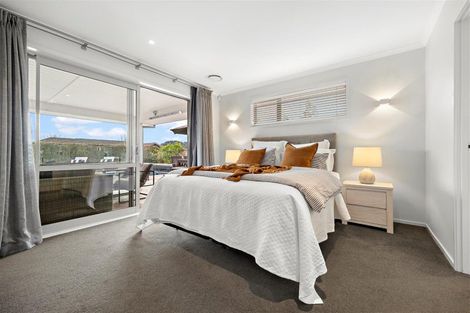 Photo of property in 24 Sir Lincoln Drive, Kumeu, 0810