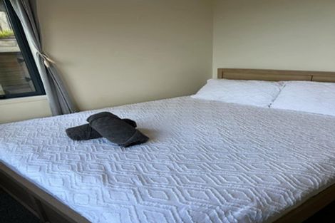 Photo of property in 75a Dress Circle, Newlands, Wellington, 6037