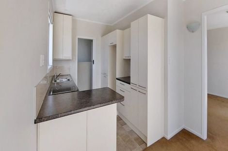 Photo of property in 31 Covil Avenue, Te Atatu South, Auckland, 0610