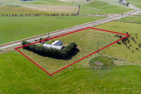 Photo of property in 667 Waitahora Valley Road, Waitahora, Dannevirke, 4971