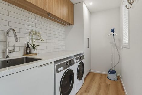 Photo of property in 44a Hargest Crescent, Saint Kilda, Dunedin, 9012