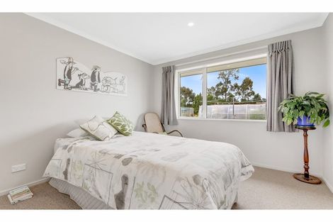 Photo of property in 5 Northside Drive, Waikuku, 7473