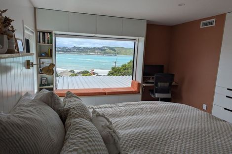 Photo of property in 276 Queens Drive, Lyall Bay, Wellington, 6022
