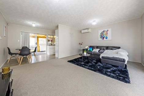 Photo of property in 3/63 Kenderdine Road, Papatoetoe, Auckland, 2025