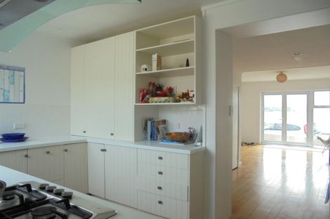 Photo of property in 35a Marine Parade, Seatoun, Wellington, 6022