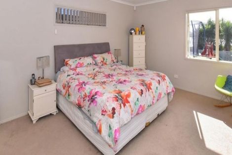 Photo of property in 9 Brechin Place, Wattle Downs, Auckland, 2103